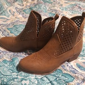 Cowboy fashion boots